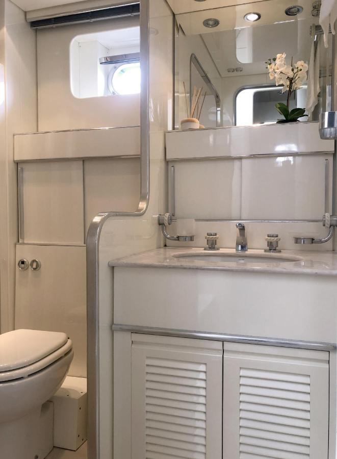 Home Sweet Boat - Chambres D'Hotes Empuriabrava Dış mekan fotoğraf