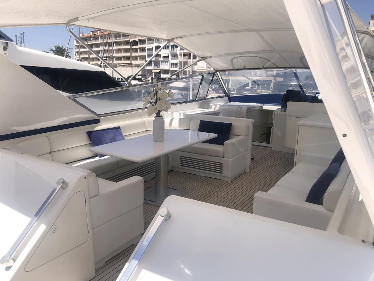 Home Sweet Boat - Chambres D'Hotes Empuriabrava Dış mekan fotoğraf